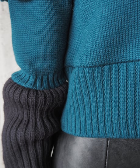 REMAKE Frilled Shoulder Short Sweater GNBK