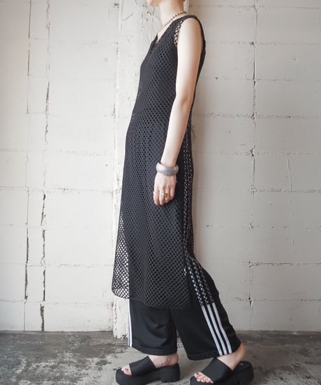 Sleeveless Mesh Vneck Dress BK