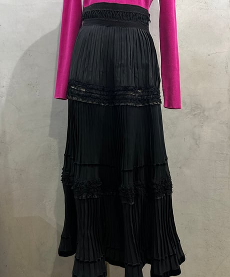 Tiered Lace Trim Pleated Skirt BK