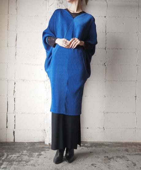 Dolman Sleeve Pleated Dress BL
