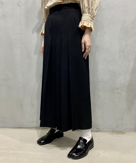 Front Pleated Tight Skirt BK