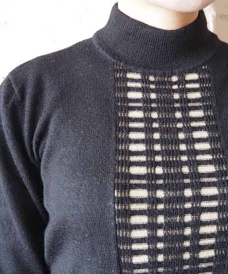 Mock Neck Design Knit BKGR