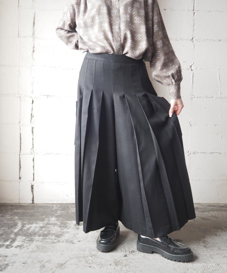 Wide Pleats Gaucho Pants BK