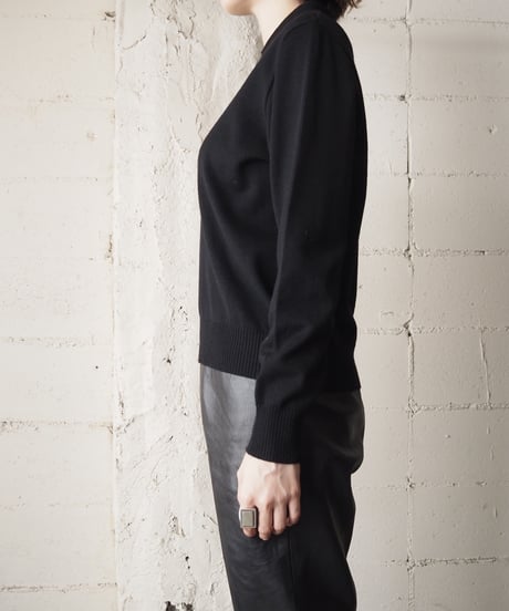 Peekaboo Design Knit BK