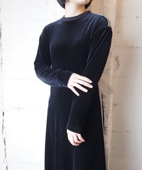 Side Line Velour Dress BK