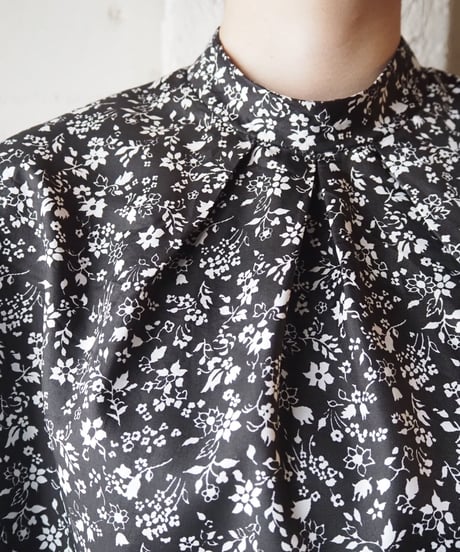 1960's Flower Pattern Blouse BK