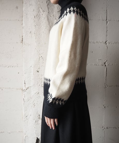 Nordic Turtle Sweater WHBK