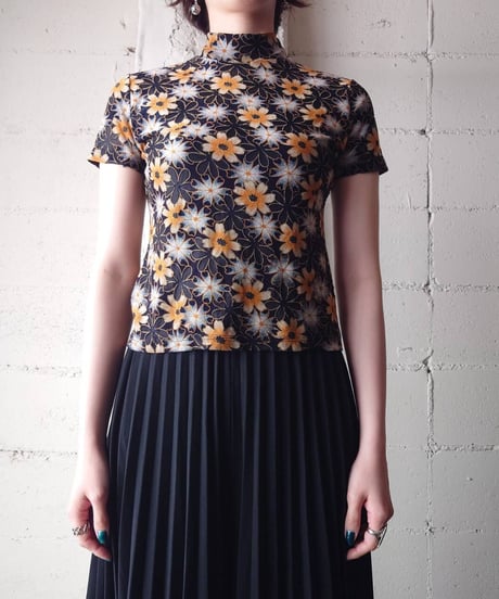 Flower Pattern Mock Neck Cutsewn BKOR