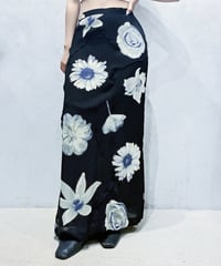 Side Slit Flower Pattern Sheer Skirt BK