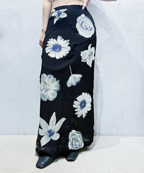 Side Slit Flower Pattern Sheer Skirt BK