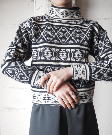 Mock Neck Nordic Sweater BKWH