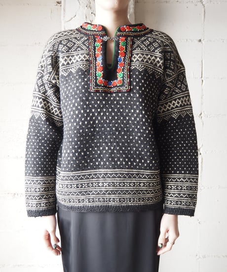 Metal Hook Embroidery Nordic Sweater DGRWH