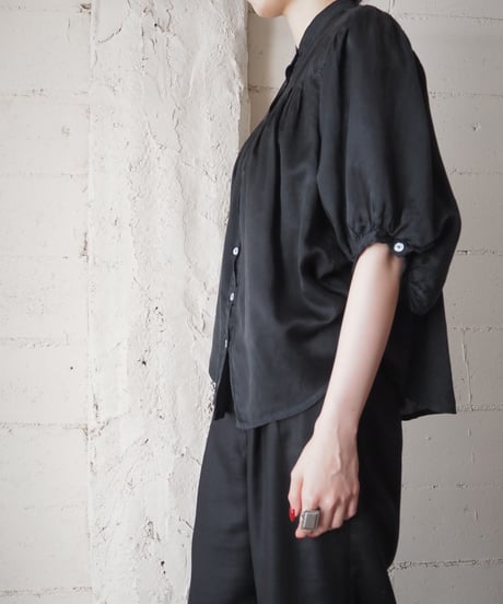 Stand Collar Voiume Sleeve Blouse BK