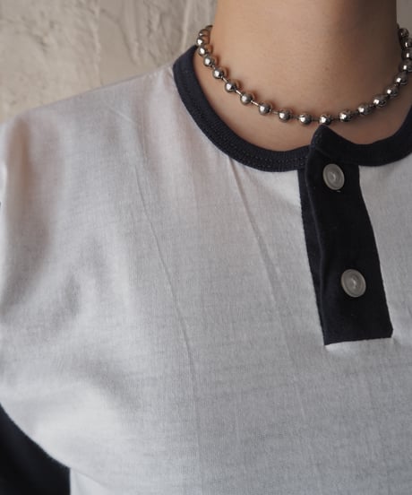 Henly Neck Bicolor Raglan Tee NVWH