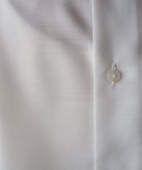 Back Button Collarless Blouse WH