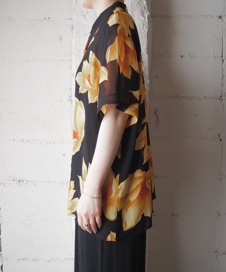 Big Flower Pattern Sheer Shirt BKYE