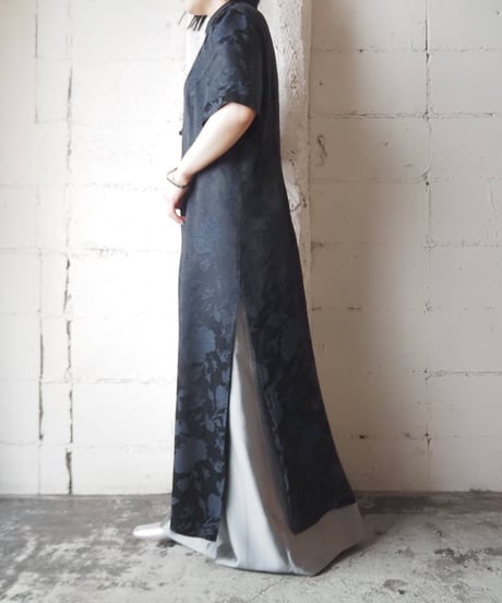 S/S Side Slit China Gown BK