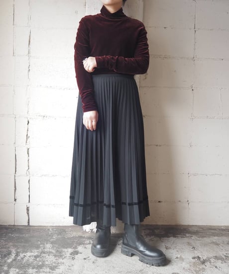 BANANA REPUBLIC Mock Neck Velour Cutsewn WIN