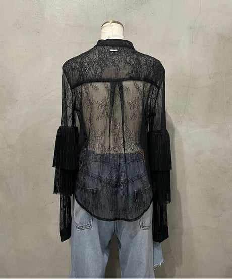 GUESS Design Sleeve Lace Blouse BK
