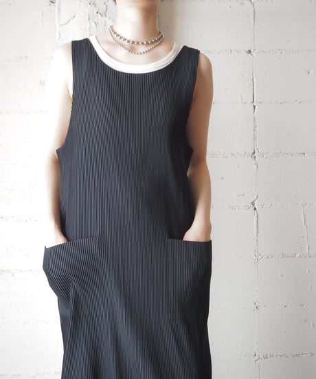 im product Pleat Apron BK