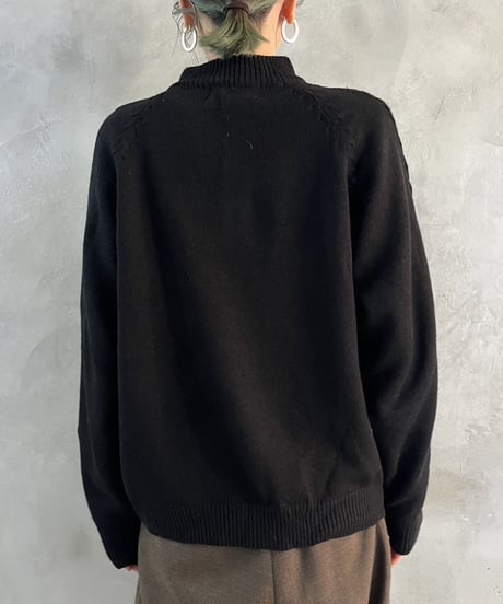 Many Button Cable Design Knit BK