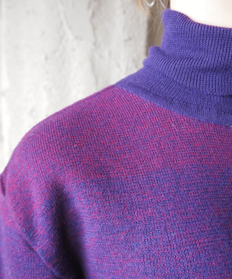 Gradation Color Turtle Neck Sweater PUR