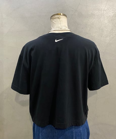 NIKE Neon Swoosh Tee BK
