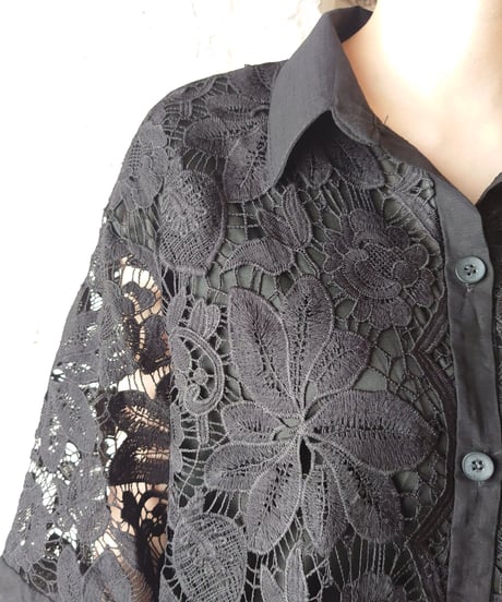 Flower Lace Short Sleeve Shirt BK