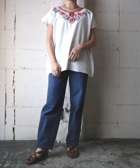 Flower Embroidery Blouse WHRE