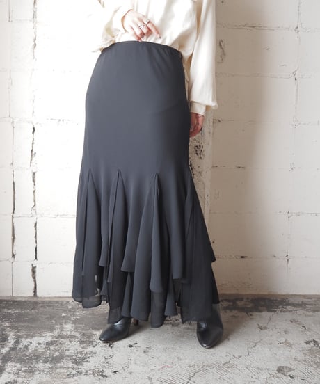 Triangle Raffle Hem Mermaid Skirt BK
