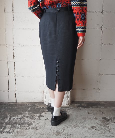 Back Button Tight Skirt BK