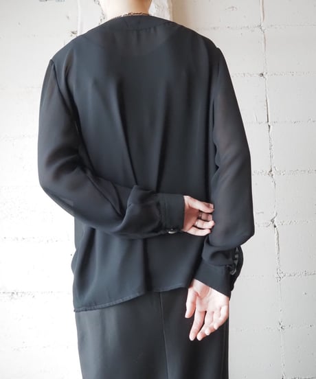 Collarless Scollop Design Sheer Blouse BK