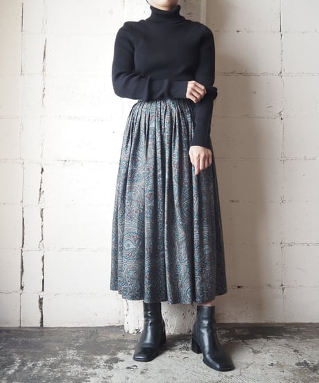 Paisley Pattern Tuck Flared Skirt GR