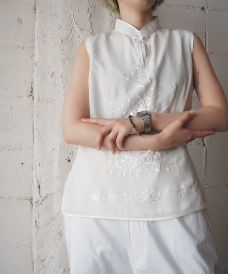 Embroidery Sleeveless China Shirt WH