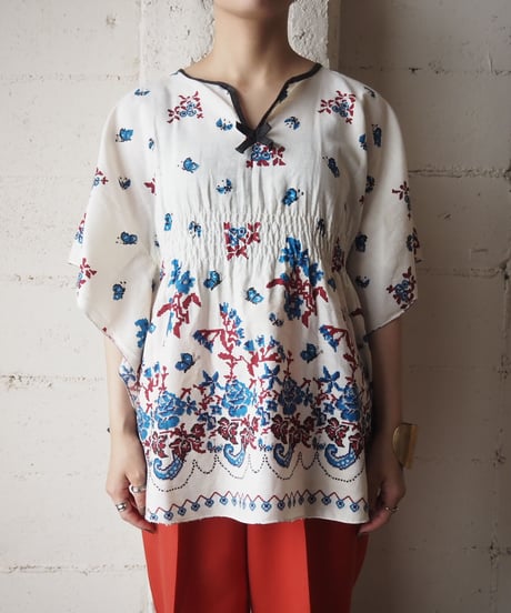 Embroidery Print Pullover Blouse IVBLRE