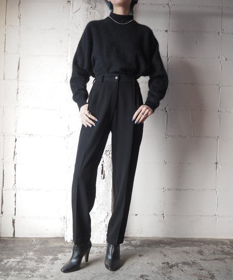 DONNA KARAN Tuck Pants BK