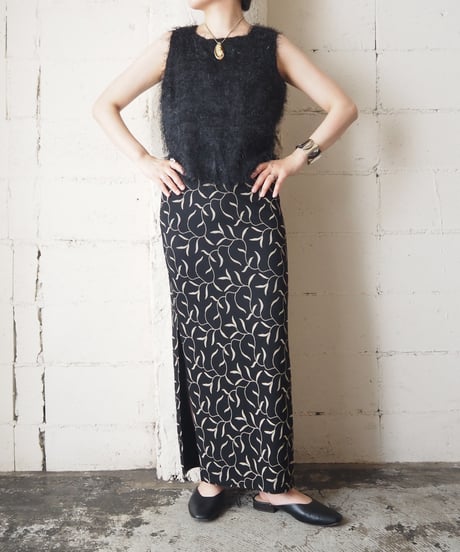 Leaf Pattern Side Slit Skirt BK IV