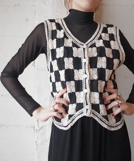 Checker Crochet Vest BKIV