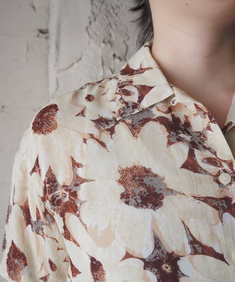ANN TAYLOR Floral Open Collar Slit Shirt BE BR
