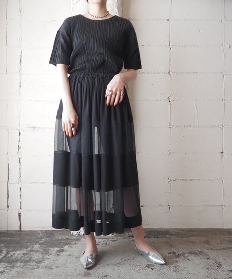 S/S Collarless Pleated Tops BK