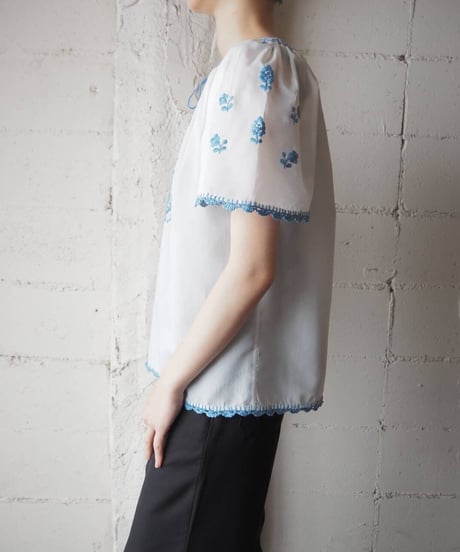 EURO Embroidery S/S Blouse WH BL