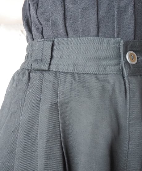 Tuck Shorts BK