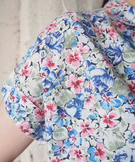 Flower Pattern Operation Collar Blouse WHBL