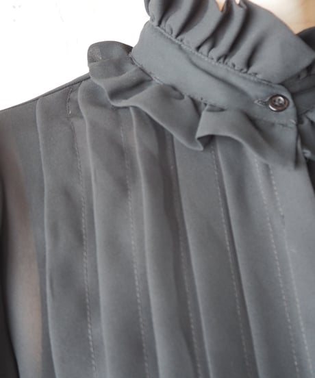 Frill Collar Pleated Design Blouse BK