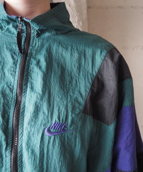 NIKE Stand Collar Nylon Jacket BKPURGN