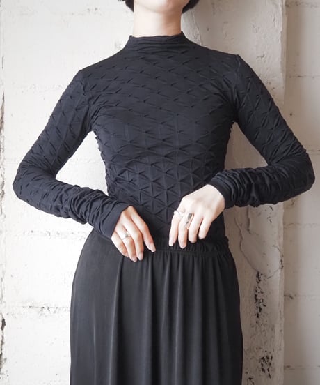 Bottle Neck Smocking Cutsewn BK