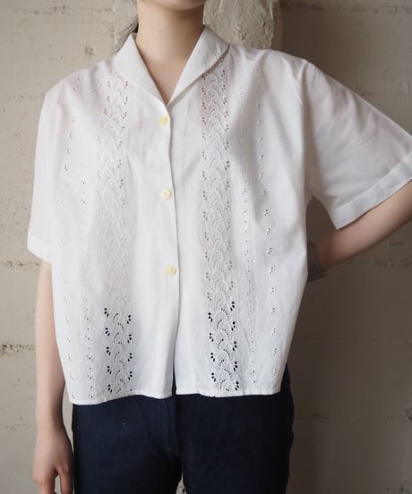 Open Collar Cutwork Lace Blouse WH