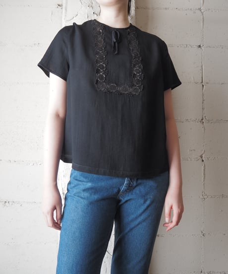 1960-70's Bohemian  Embroidered Lace Blouse BK