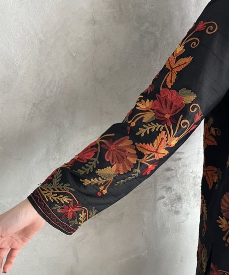 Embroidery Flower Pattern China Blouse BKRE