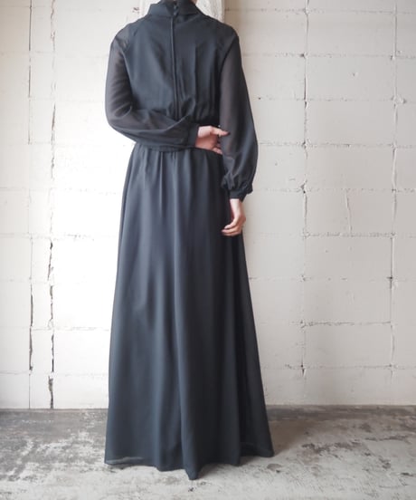 1970-80’s EURO Turn Over Collar Sheer Sleeve Dress BK